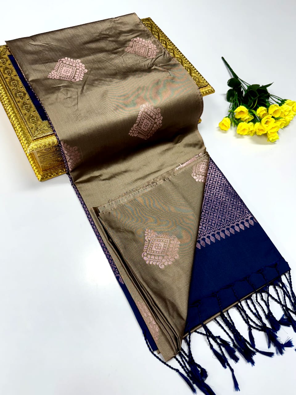 Luxury Border Pure Pattu Soft Silk Saree – 75 Dineyar Yarn Weaving with 2/2 Warp Thana Silk, Butta Work & Rich Contrast Pallu