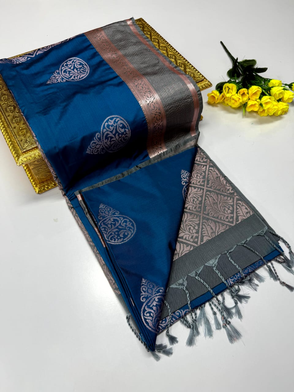 Luxury Border Pure Pattu Soft Silk Saree – 75 Dineyar Yarn Weaving with 2/2 Warp Thana Silk, Butta Work & Rich Contrast Pallu
