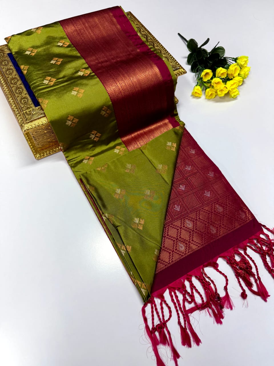 Luxury Border Pure Pattu Soft Silk Saree – 75 Dineyar Yarn Weaving with 2/2 Warp Thana Silk, Butta Work & Rich Contrast Pallu