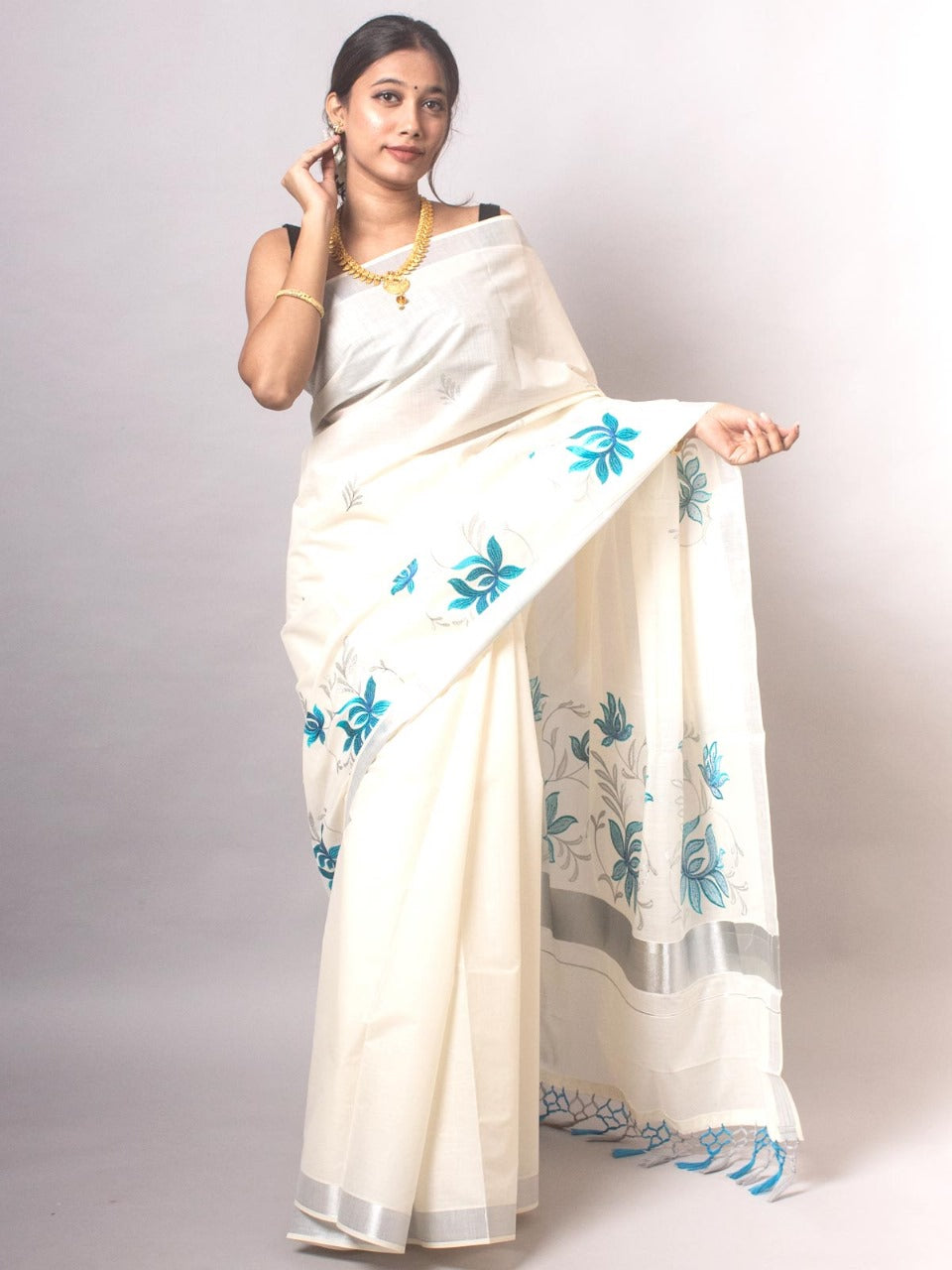 Kerala Kasavu Christmas Special Pure Cotton Saree with Embroidery – Traditional Festive Collection