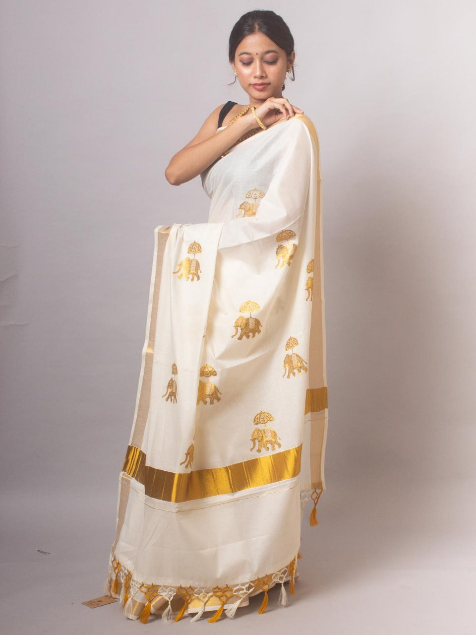 Kerala Kasavu Christmas Special Pure Cotton Saree with Embroidery – Traditional Festive Collection