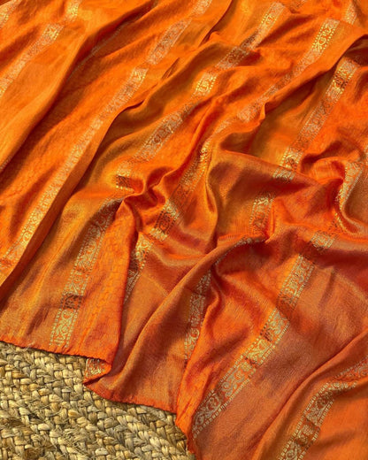 🔥 Festival Season Launch: Stunning Zari Saree! 🔥