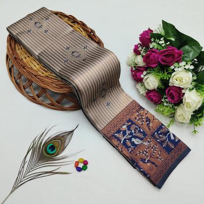 Silk Bridal Saree – 3D Embossed Weaving, Rose Gold Zari, Rich Pallu & Contrast Blouse | Premium Lightweight Wedding Saree