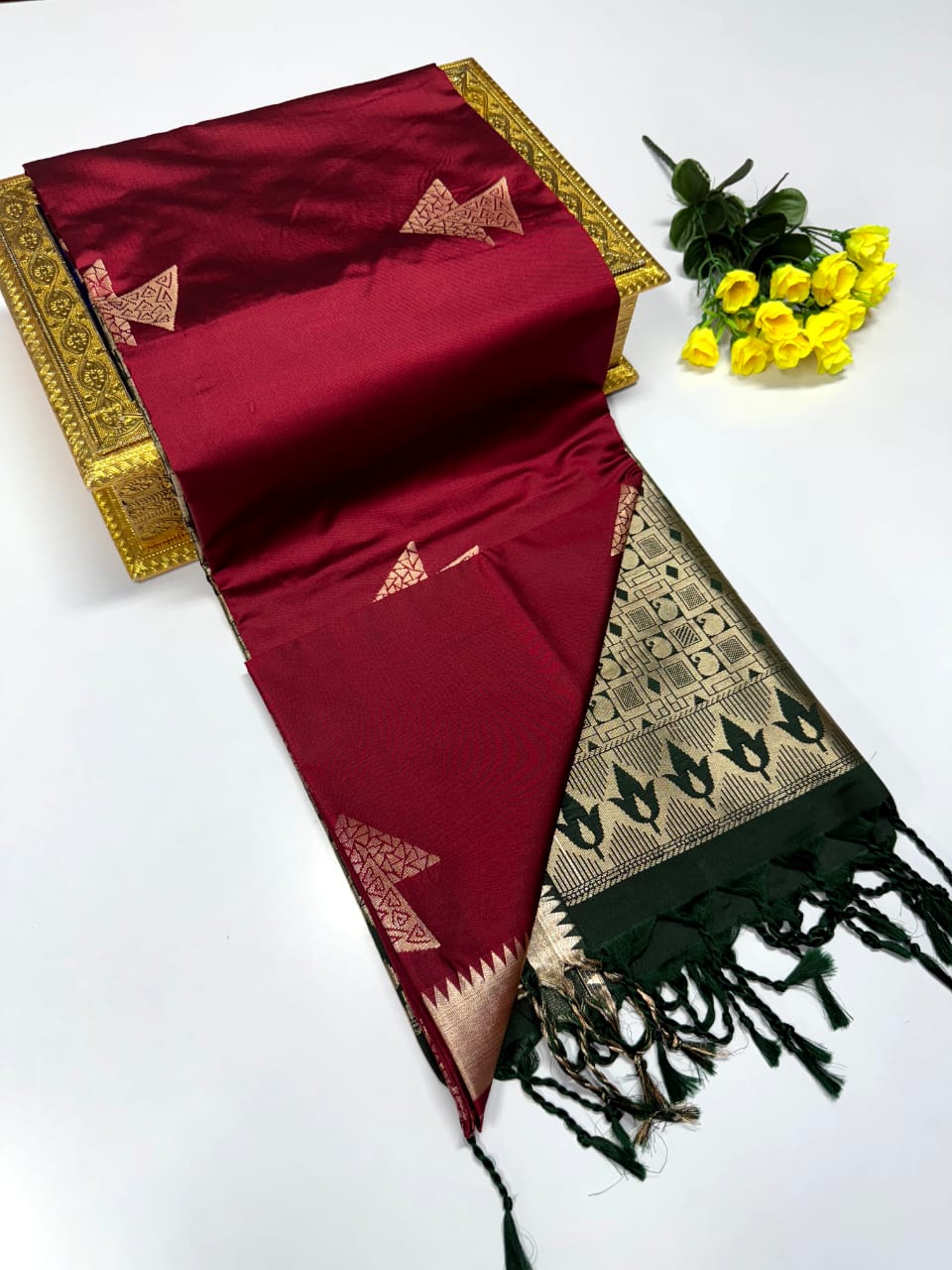 Luxury Border Pure Pattu Soft Silk Saree – 75 Dineyar Yarn Weaving with 2/2 Warp Thana Silk, Butta Work & Rich Contrast Pallu