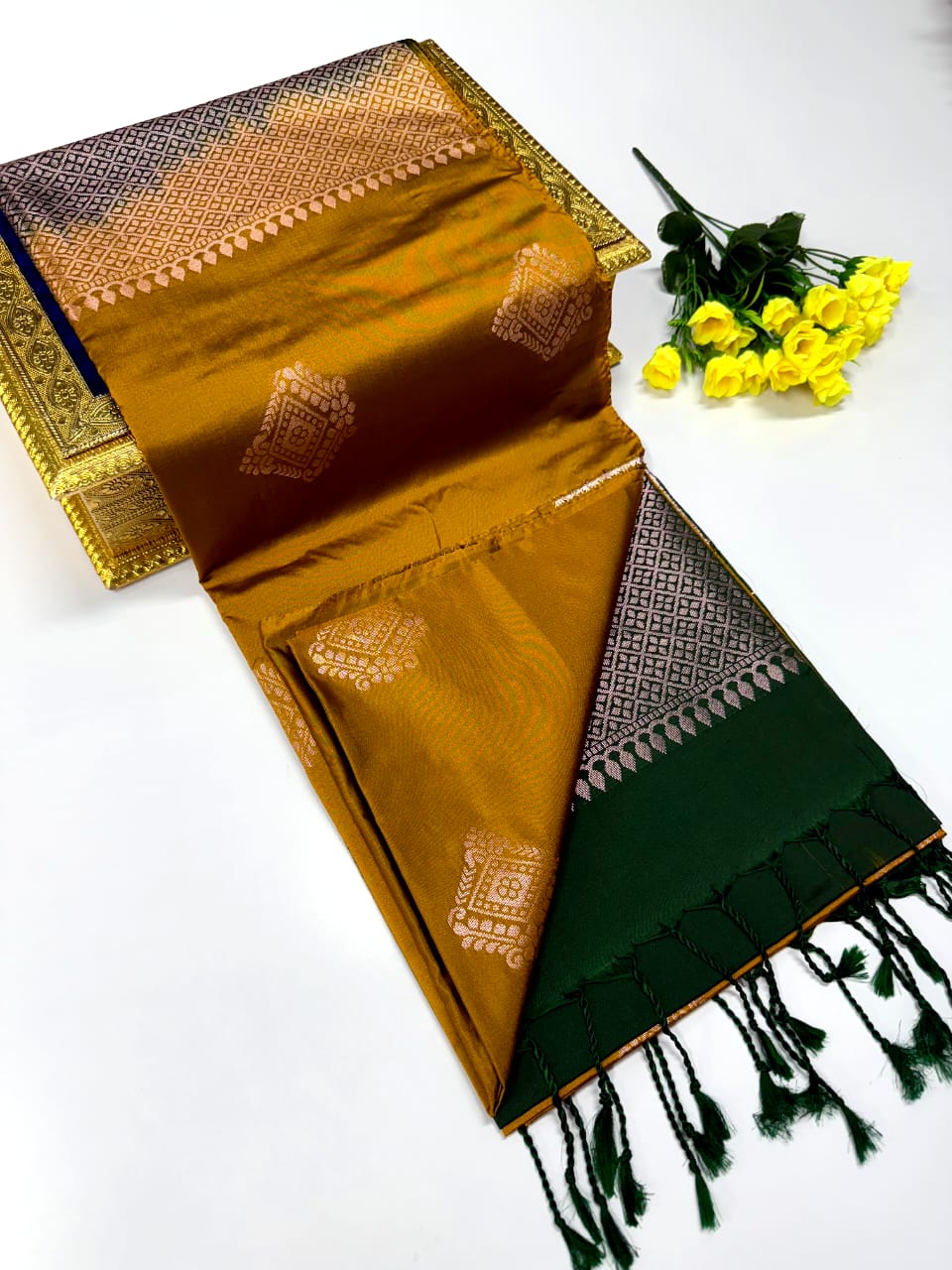 Luxury Border Pure Pattu Soft Silk Saree – 75 Dineyar Yarn Weaving with 2/2 Warp Thana Silk, Butta Work & Rich Contrast Pallu