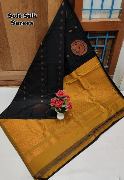 Kanchipuram Soft Silk Saree with All-Over Copper Zari Butta – Lightweight Rich Pallu & Contrast Blouse