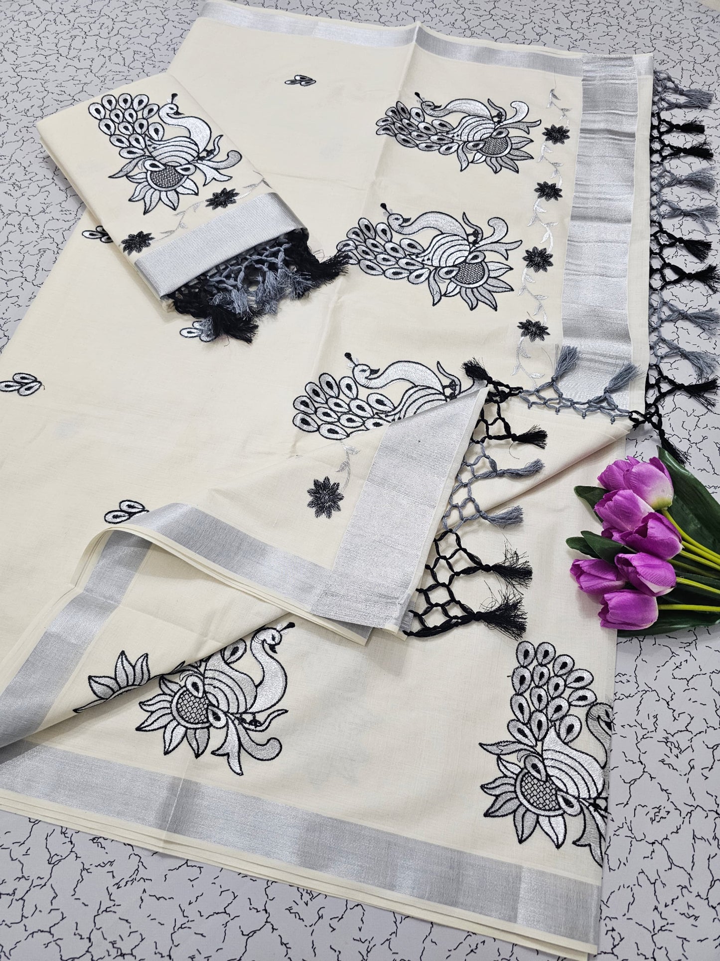 Kerala Kasavu Christmas Special Pure Cotton Saree with Embroidery – Traditional Festive Collection