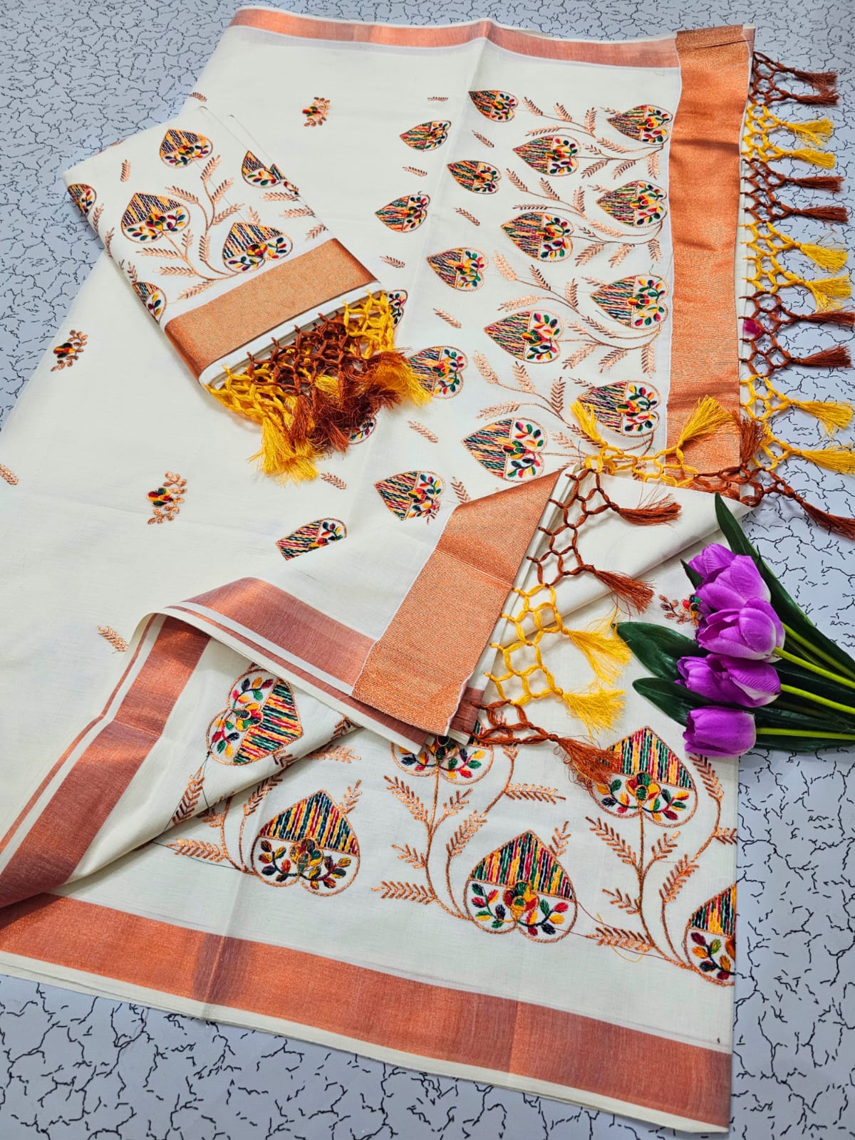 Kerala Kasavu Christmas Special Pure Cotton Saree with Embroidery – Traditional Festive Collection