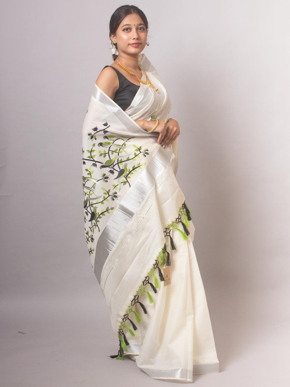 Kerala Kasavu Christmas Special Pure Cotton Saree with Embroidery – Traditional Festive Collection