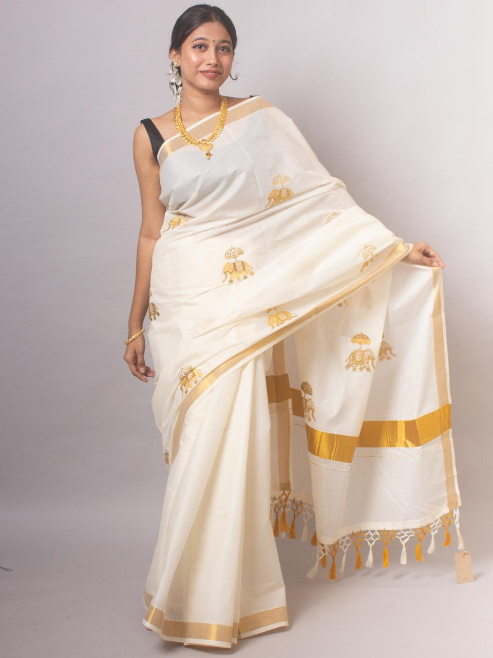 Kerala Kasavu Christmas Special Pure Cotton Saree with Embroidery – Traditional Festive Collection